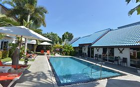 โรงแรมภูเก็ต แอร์พอร์ต (SHA Extra Plus)
