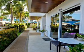 โรงแรมภูเก็ต แอร์พอร์ต (SHA Extra Plus)